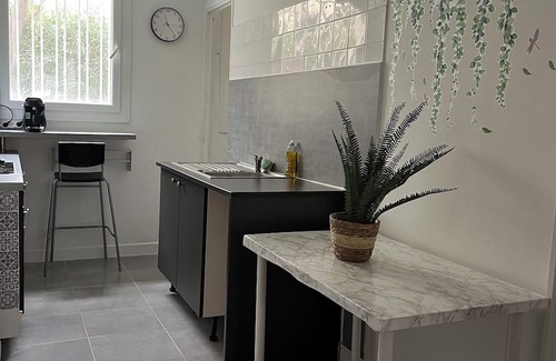 Toulon Appartement | T3 à 3min à pied de la gare TGV - Cosy - Lumineux - Fonctionnel - Parkings
