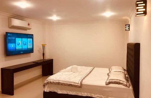 Yatinuwara Maison | Soothing Homestay with AC in Polgahamulla