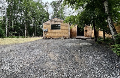 Rumford Maison | Charming 1-bedroom house with WiFi, Fireplace, Wooded Walking Trails