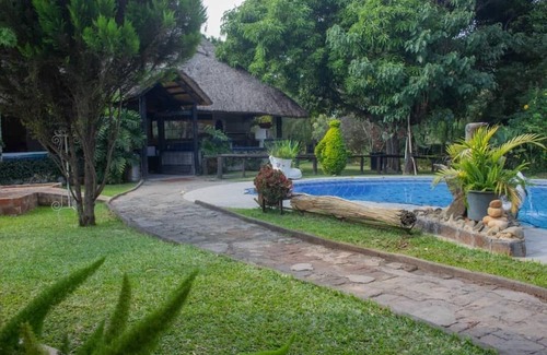 Zimbabwe Maison | Looking for a relaxing getaway, try Pagotwe lodge in Hauna, Honde Valley