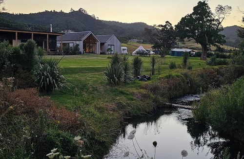 Whangapoua Maison | Awa Coastal Home - Architecturally designed I Whangapoua I New Chums Beach