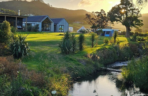 Whangapoua Maison | Awa Coastal Home - Architecturally designed I Whangapoua I New Chums Beach