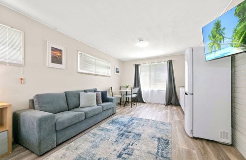 Central Coast Appartement | Lake Front 1BR Apt Pet Friendly, near The Entrance, Nora Head and Soldiers Beach