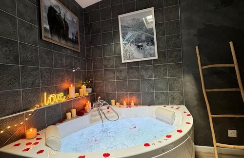 Saint-Maurice Appartement | ❤️‍🔥 Chalet romantique avec jacuzzi privé, Enjoy your life ❤️‍🔥