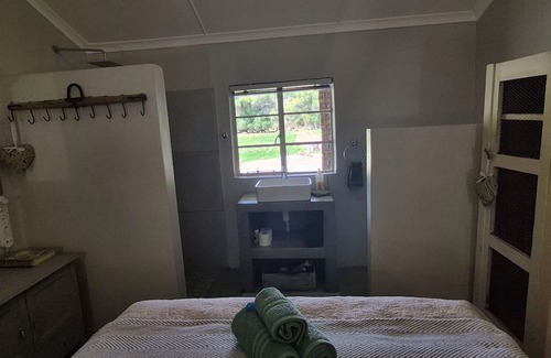 Karoo Hoogland Chalet De Ski | Charming chalet in marvelous Fraserburg with WiFi, AC
