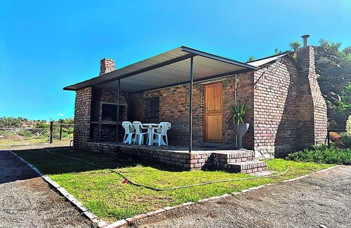 Karoo Hoogland Chalet De Ski | Charming chalet in marvelous Fraserburg with WiFi, AC