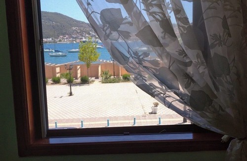 Galatas Appartement | Cosy coastal flat near Poros – 5 mins drive to the beach! Perfect for families