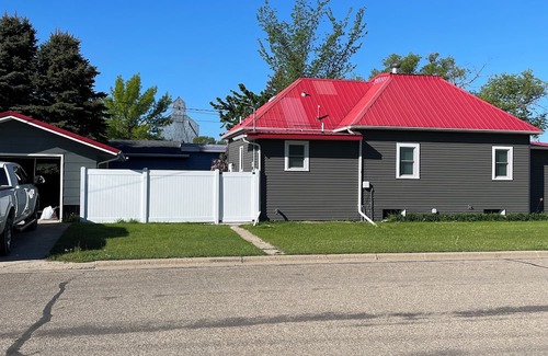 Harvey Maison | 3-bedroom house in tranquil Harvey with WiFi, AC. Relax and unwind