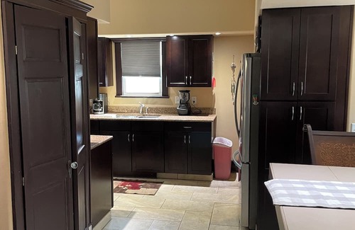 Harvey Maison | 3-bedroom house in tranquil Harvey with WiFi, AC. Relax and unwind