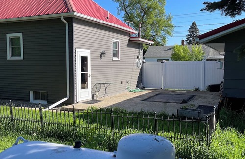 Harvey Maison | 3-bedroom house in tranquil Harvey with WiFi, AC. Relax and unwind