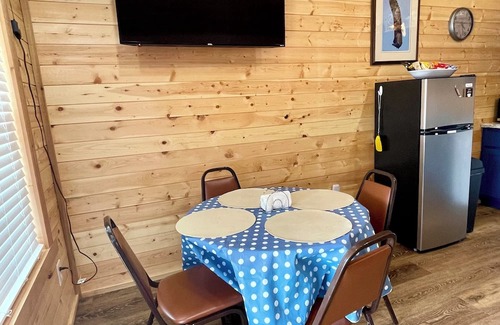 Eucha Cabine | Lakefront "Eagle" Cabin just steps away from Grand Lake. Eagle Cabin