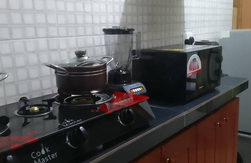 Sunyani Appartement | MVH Apartment in Sunyani with free WiFi, AC and fully furnished kitchen.