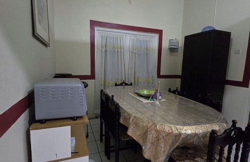 Ciceron Maison | Charming and spacious 2-bedroom 1 bath house in lovely Castries with WiFi, AC,