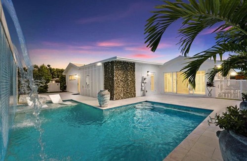 Southside Maison | Brand-New Listing – Be Among the First to Stay in the Heart of SoSo! Sleeps 6