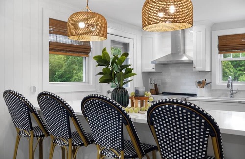 West Mystic Maison | Cozy 1-bedroom house within walking distance to Downtown Mystic!