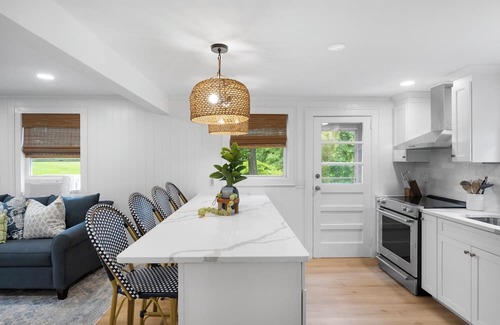 West Mystic Maison | Cozy 1-bedroom house within walking distance to Downtown Mystic!