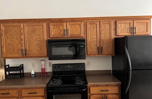 Stevens Point Copropriété | Charming 2-bedroom condo with AC, WiFi in Stevens Point
