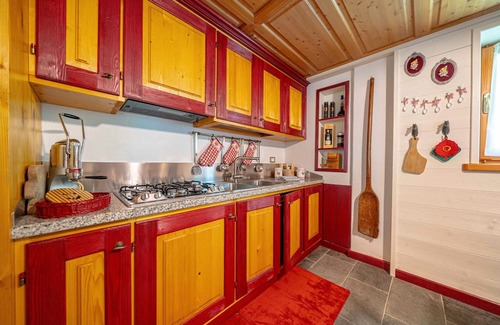 Samolaco Appartement | Appartement "Adele" avec vue sur les montagnes, jardin privé et balcon