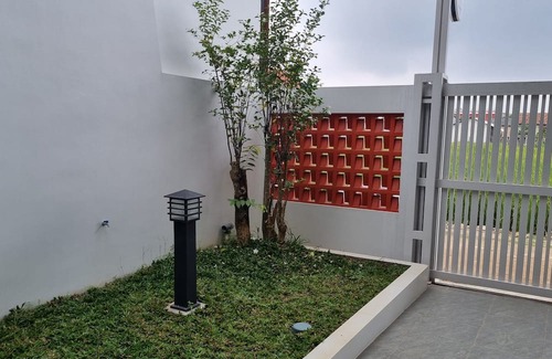 Bandar Lampung Maison | Semesta Lux Family Guesthouse - 3BR house in Lampung with AC, wifi, and kitchen.