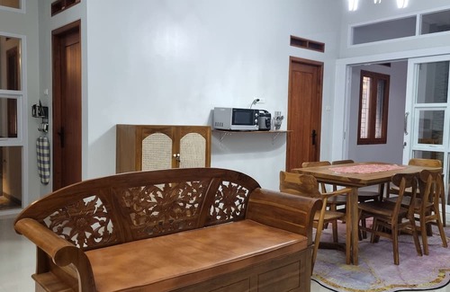 Bandar Lampung Maison | Semesta Lux Family Guesthouse - 3BR house in Lampung with AC, wifi, and kitchen.