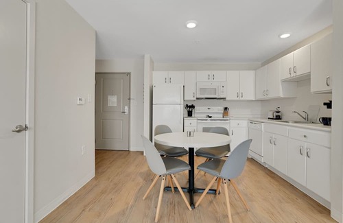 Far North Central Appartement | Simplicity At the Rim 1308 I Comfy 2 Bed 2 Bath