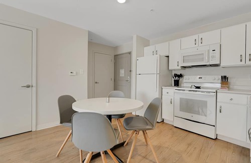 Far North Central Appartement | Simplicity At the Rim 1308 I Comfy 2 Bed 2 Bath