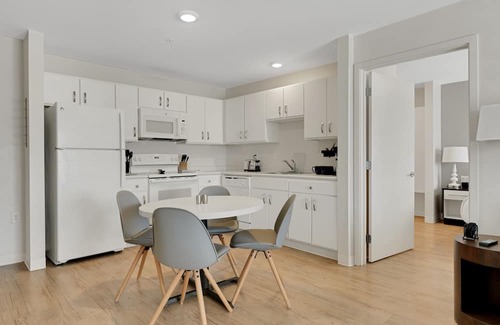 Far North Central Appartement | Simplicity At the Rim 1308 I Comfy 2 Bed 2 Bath