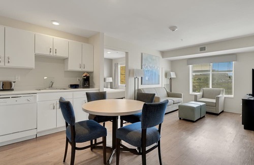 Far North Central Appartement | Simplicity At the Rim 1208 I Comfy 2 Bed 2Bath
