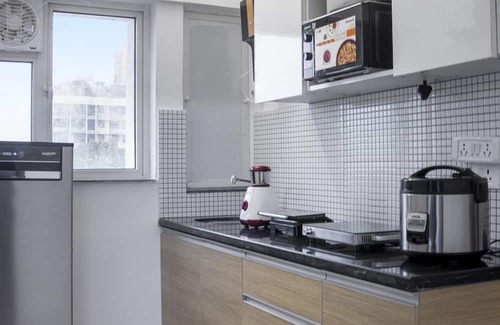Malad East Appartement | 1 BHK - Snazzy Apartment - Higher Floor