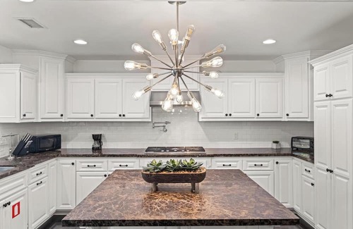 Rancho Palos Verdes Maison | Luxurious 6BR Retreat in Palos Verdes - Main House and a Premier Back House