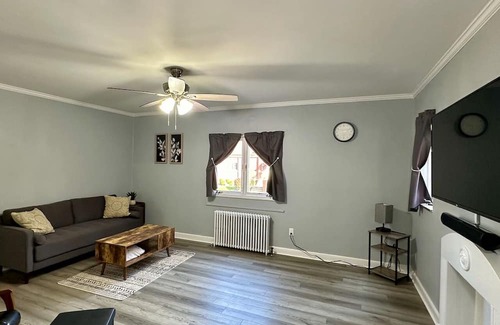 Mount Vernon Appartement | Amazing Downtown Location! Quiet & Spacious! #B