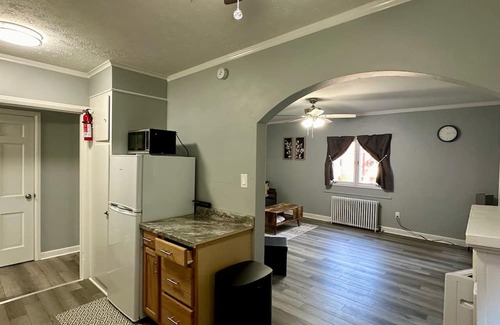 Mount Vernon Appartement | Amazing Downtown Location! Quiet & Spacious! #B