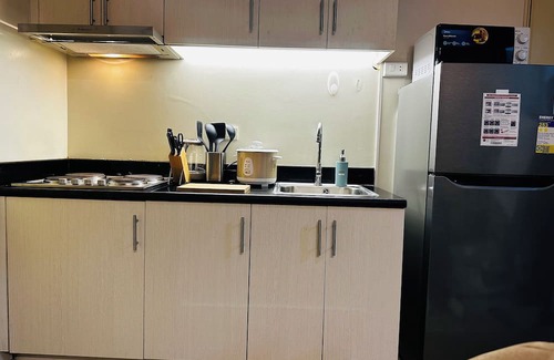 Salcedo Village Copropriété | Cozy 2-bedroom condo with AC, WiFi in pleasant Makati