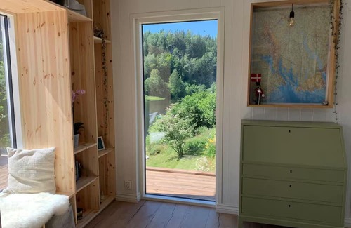 Porsgrunn Maison | Idyllic 4 Room Lake House w/ Option for 2 Glamping Tents & SUP-Private Dock
