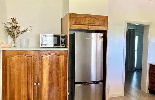 Tatiara Lit Et Petit-Déjeuner | Gums N Roses B&B Quiet & Central Location. Spacious For Family & Pet Friendly🌹