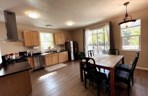Middletown Maison | Tangerine Cottage spacious home