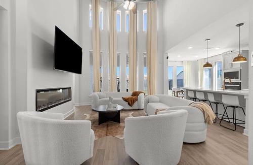 Katy Maison | Luxurious High Class 4Br Theatre Home