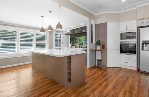 Speers Point Maison | Lakeview Retreat on The Esplanade