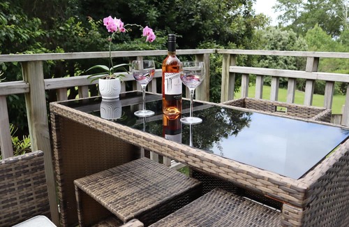 Bucklands Beach Appartement | Sea-batical Retreat.nDiscover your perfect, relaxing coastal escape.
