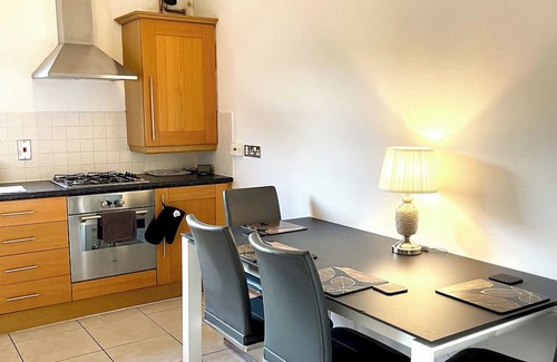 Bishop's Stortford Maison | Extremely Spacious and comfortable 2 Bedroom, 2 bathrooms near Stansted Airport!