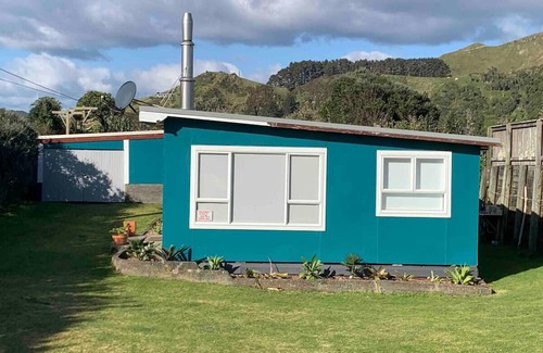 Mokau Maison | Mokau Point Break