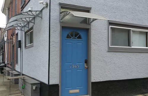 Fishtown Appartement | BUSSIN efficiency apartment in fab Fishtown Dog-Friendly, fast WiFi, AC, W/D