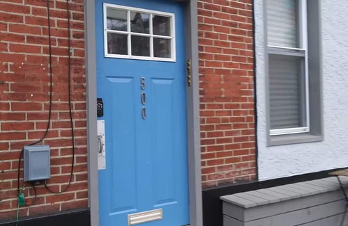 Fishtown Appartement | BUSSIN efficiency apartment in fab Fishtown Dog-Friendly, fast WiFi, AC, W/D