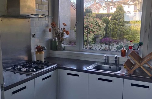 Montrose Appartement | Beautiful period property with amazing views, spacious rooms and a large garden.
