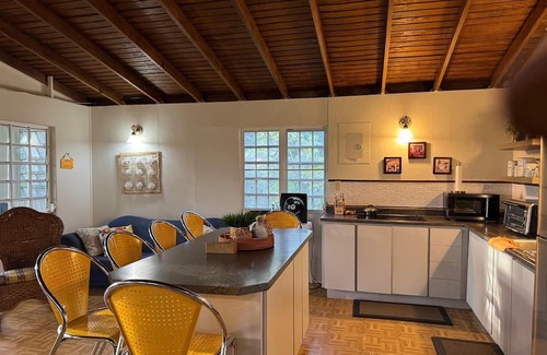 Culebra Pueblo Maison | Cozy 3-Bedroom Apartment in Culebra – Sleeps 6, Steps from Adventure!