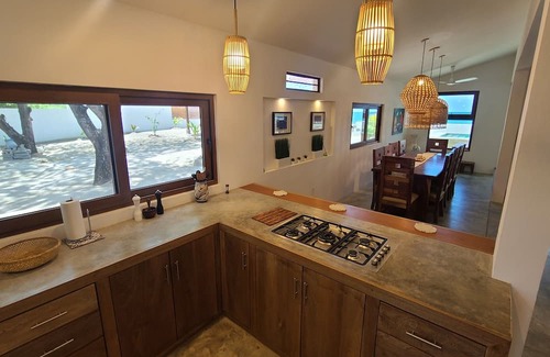Jiquelite Maison | Casa Ohana: Beachfront Family Retreat w/Pool, Ocean Views & Steps to the Beach