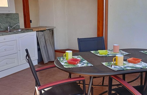 Liausson Maison | MAISON AVEC TOIT-TERRASSE AMENAGE AVEC VUE PANORAMIQUE SUR LE LAC