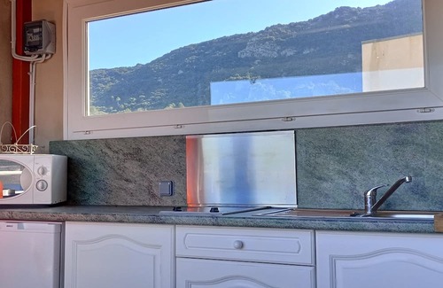 Liausson Maison | MAISON AVEC TOIT-TERRASSE AMENAGE AVEC VUE PANORAMIQUE SUR LE LAC