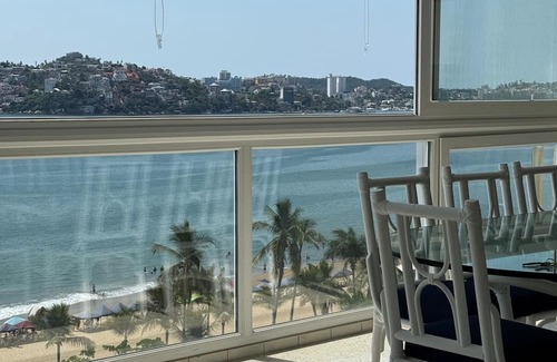 Acapulco Appartement | Centrally located apartment with spectacular view of the bay of Acapulco.