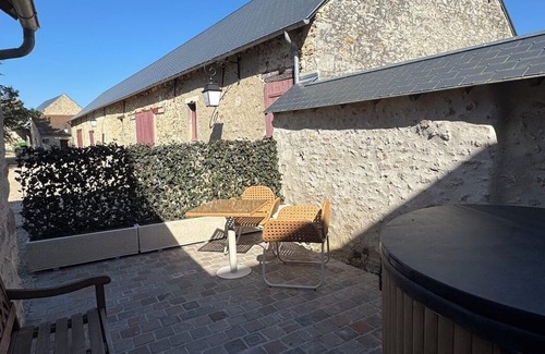 Allainville Cottage | Maisonnette dans corps de ferme avec jacuzzi privatif